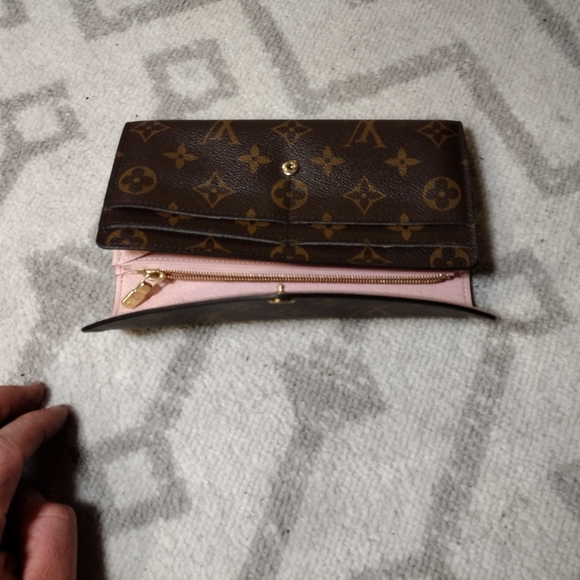 Louis Vuitton wallet - Picture 2 of 8